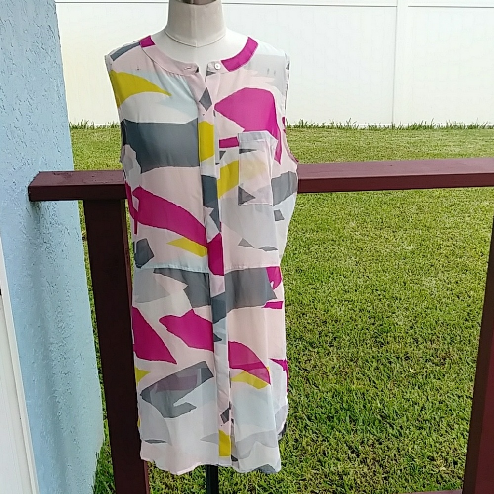 Two by Vince Camuto Women's Tunic Top Sheer.  M.